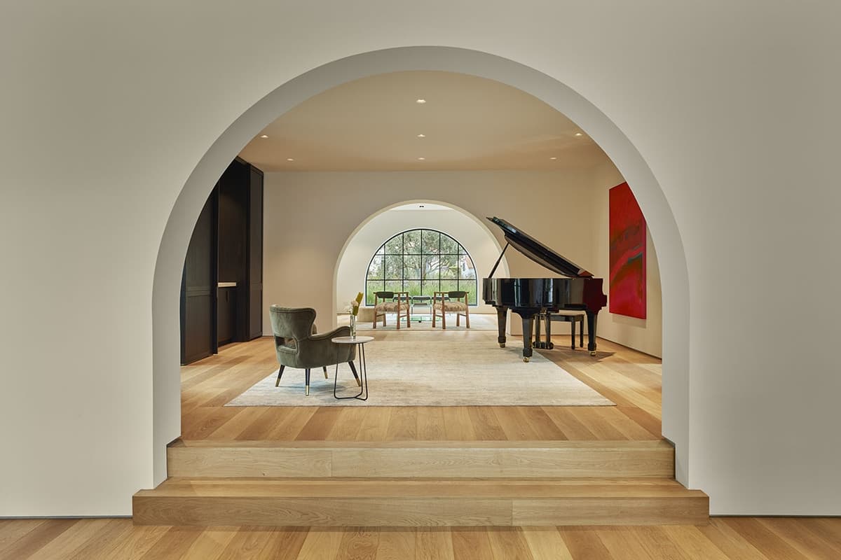 Elegant Workspace II image 3